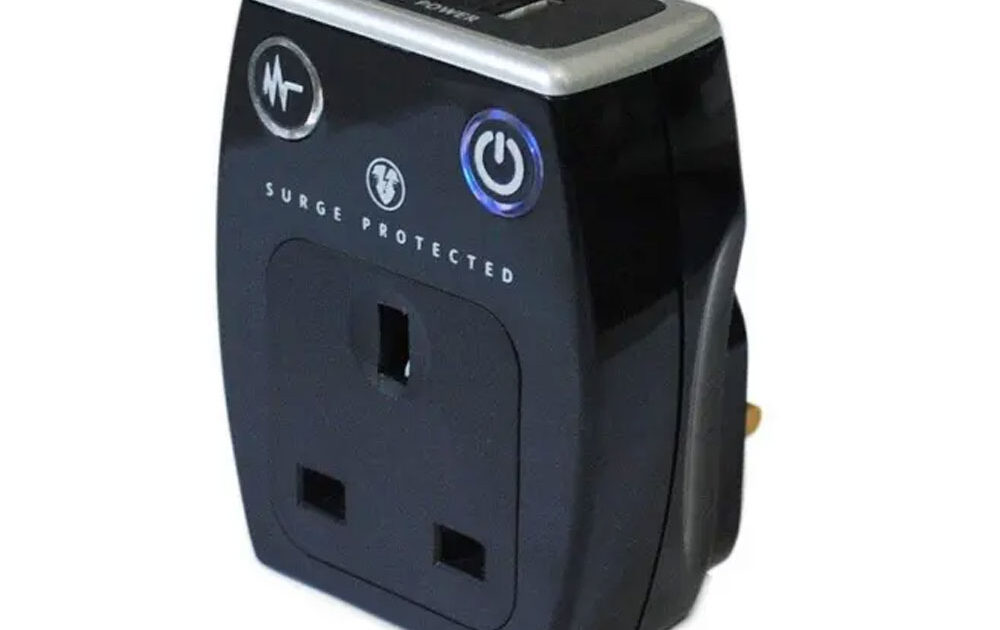 Master Plug Surge Adaptor With 2x USB Gloss Black – Homefix DIY